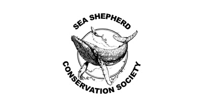 Sae Shepherds | Sea Shepherd je nezisková organizace bojující proti vybíjení velryb, delfínů, žraloků a ostatních mořských tvorů. Jejich snahou je nejen záchrana těchto nádherných zvířat, ale také ochrana celého mořského ekosystému. Bez lidí jako Paul Watson by za pár let nebylo co pod vodou fotografovat. Proto mají Václavovu plnou podporu.